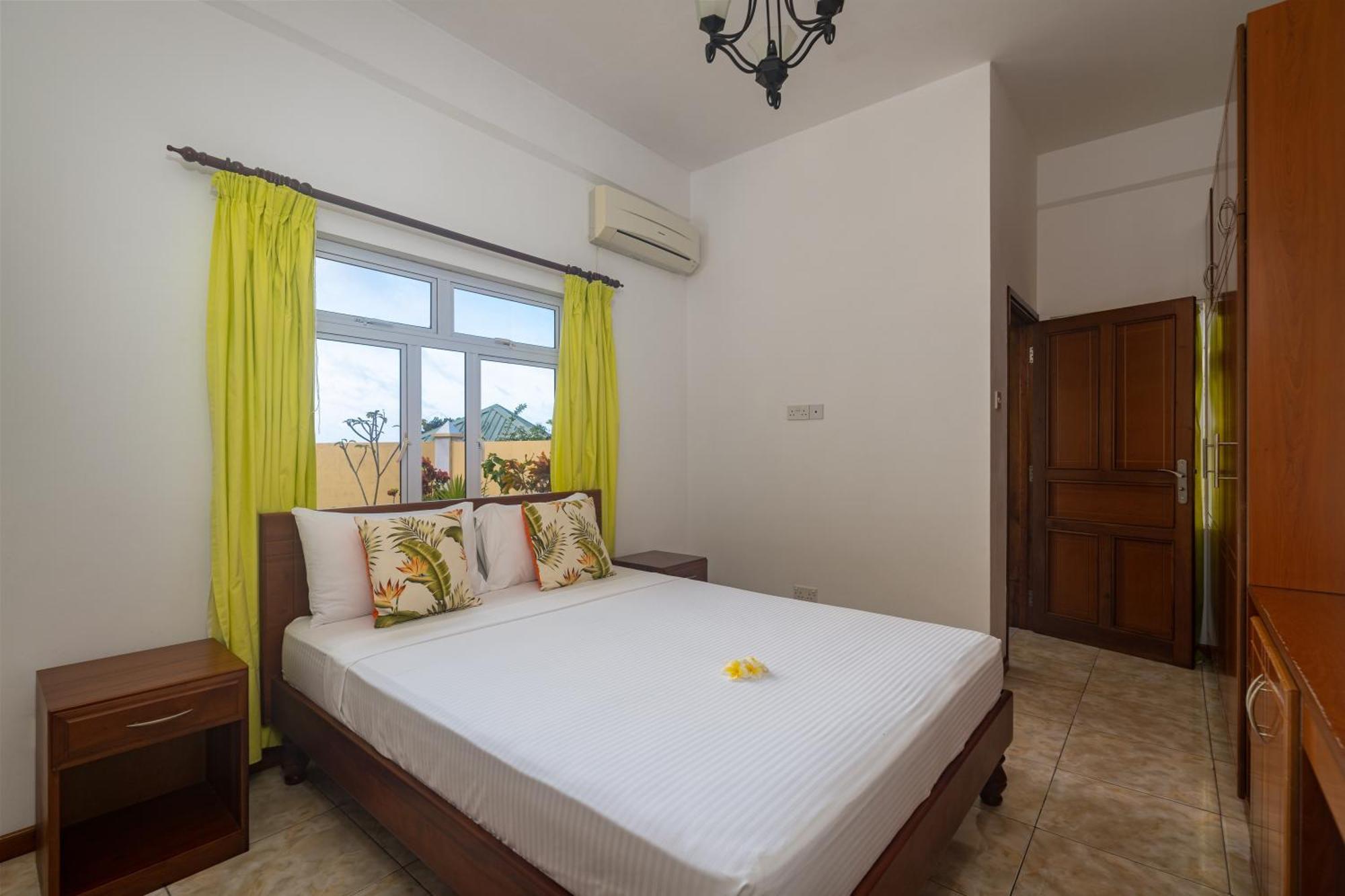 East Horizon Self Catering Apartment Au Cap Exterior photo