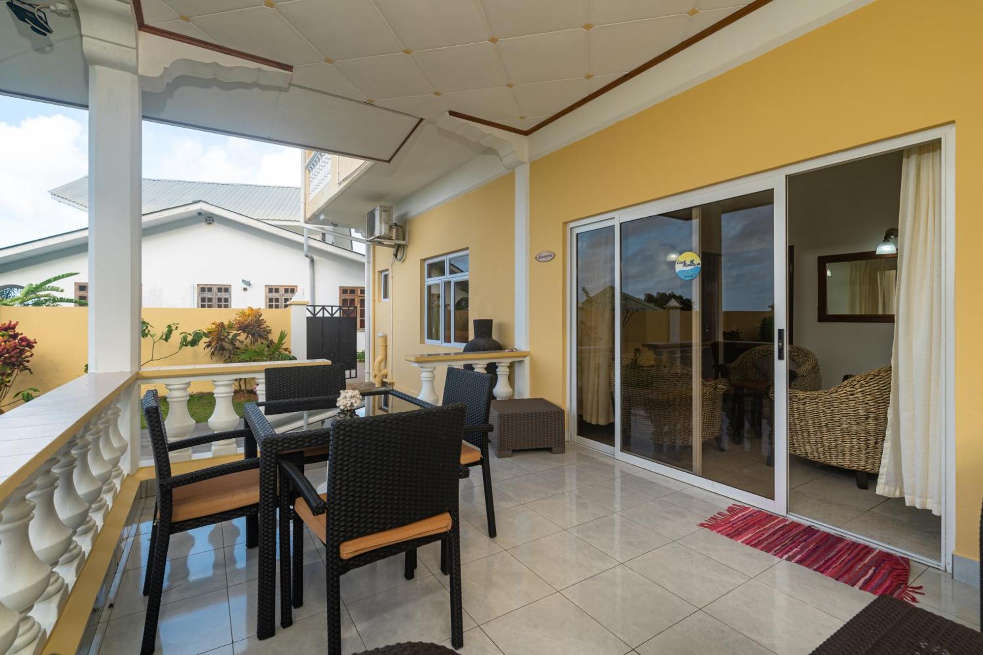 East Horizon Self Catering Apartment Au Cap Exterior photo