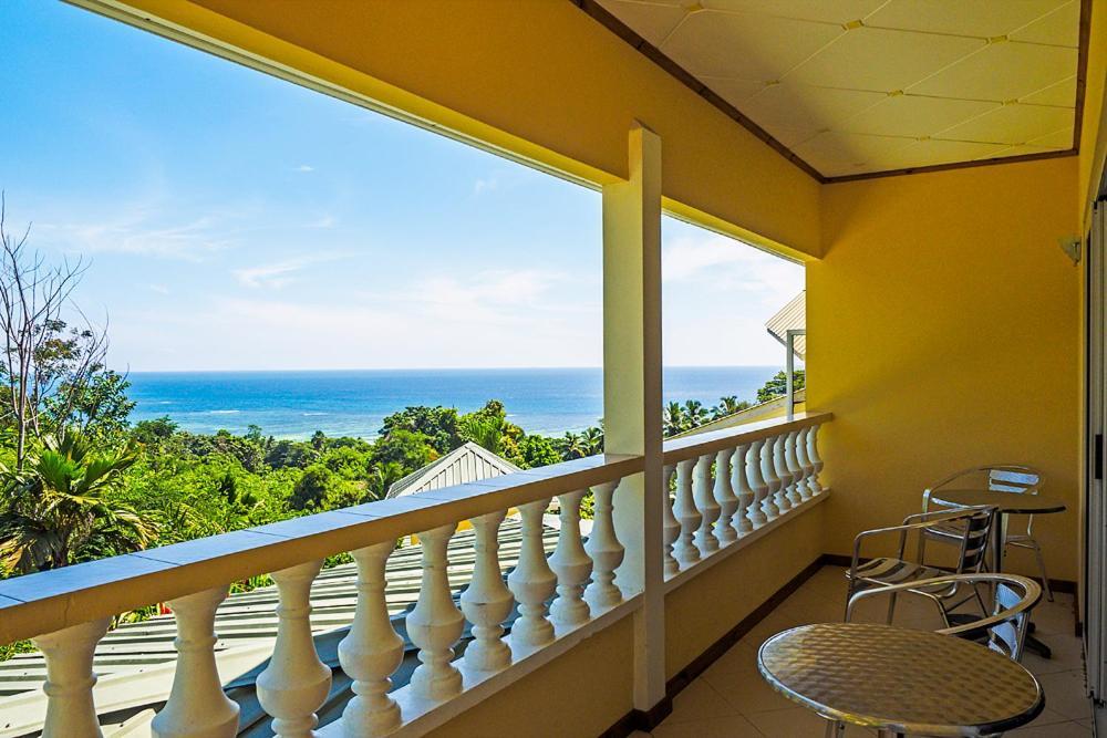 East Horizon Self Catering Apartment Au Cap Exterior photo
