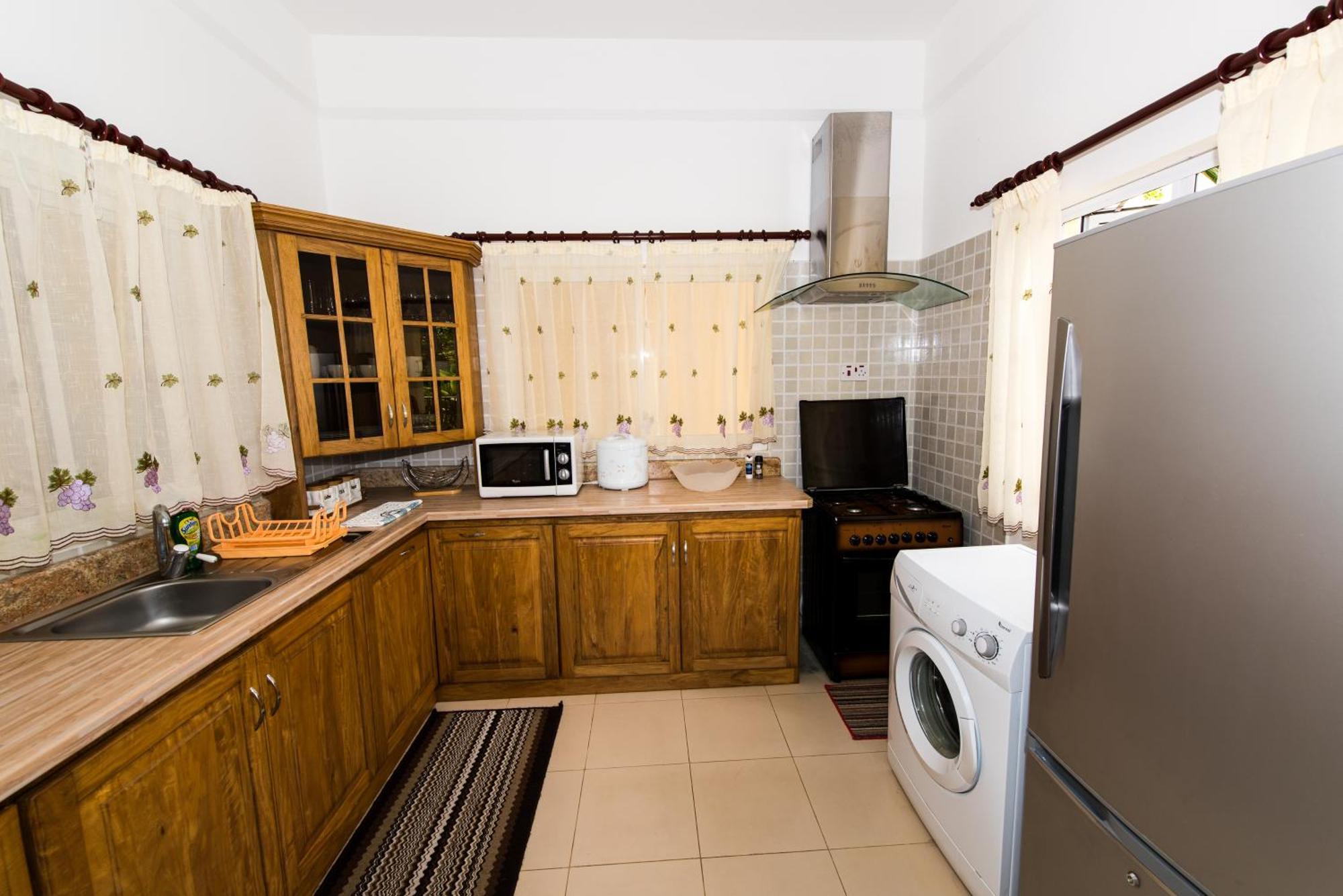 East Horizon Self Catering Apartment Au Cap Exterior photo